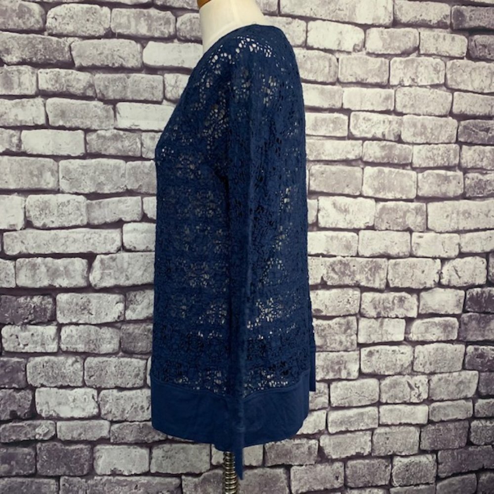 Chico's Size M Blue Sheer Lace Top - Picture 4 of 10